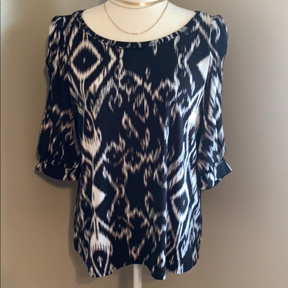3/$15💕 Worthington Blouse